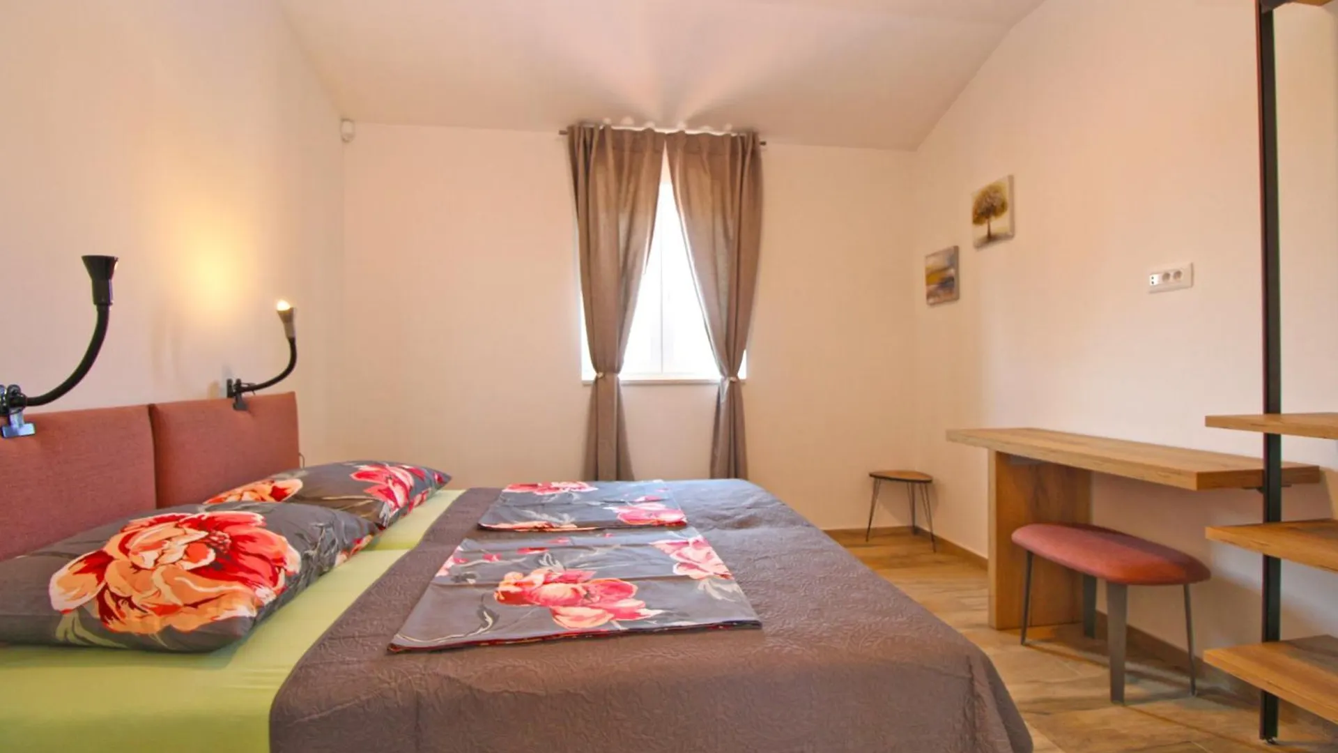 Villa Rose 2352 Pula 0*,  Croatia